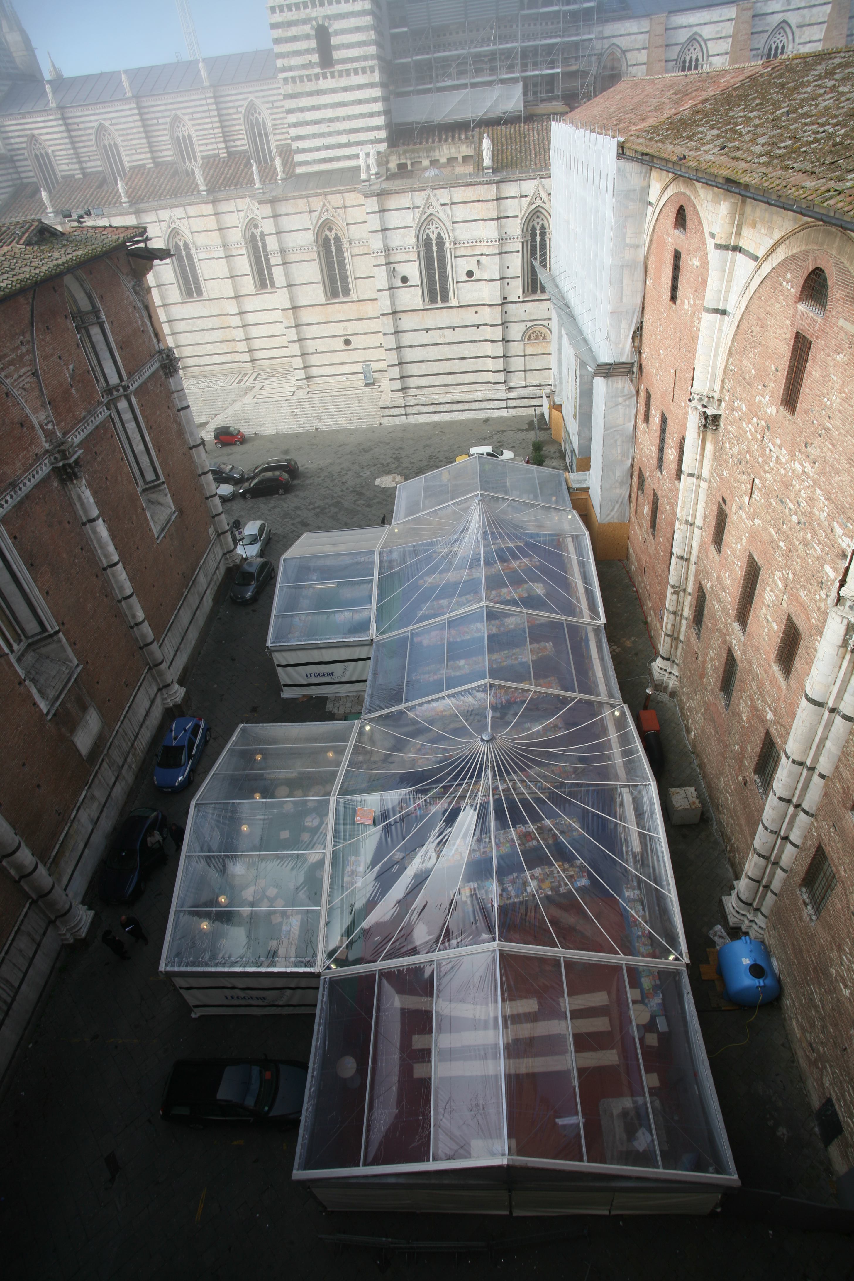 Strutture trasparenti per mostra
